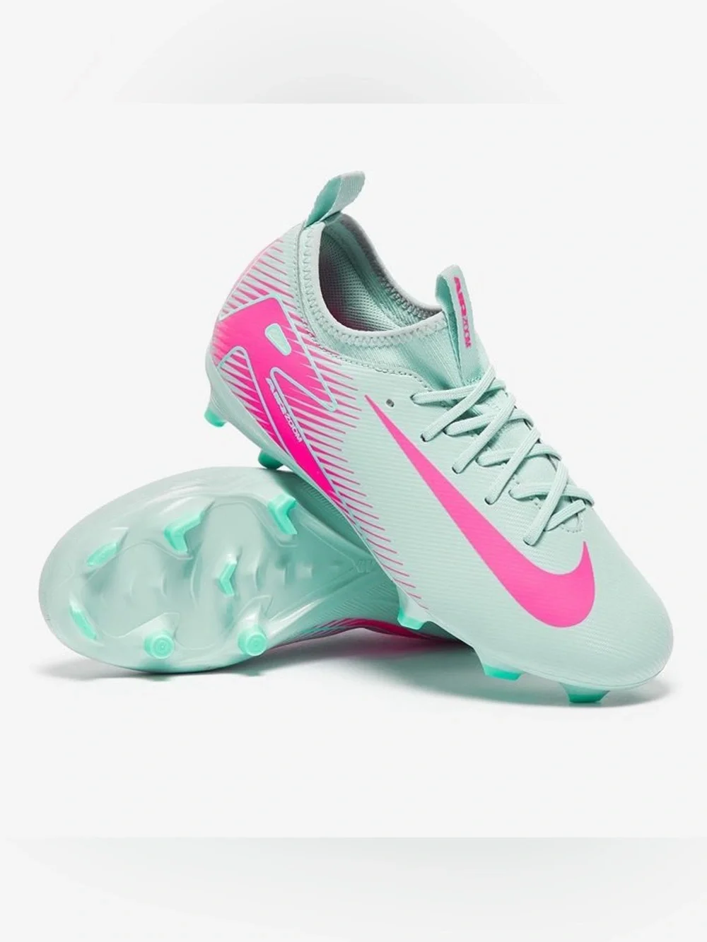 🚨BRAND NEW Nike Kids Soccer Cleats🚨